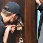 Банда преступников лишила крыши над головой более ста семей. dveri-vzlom