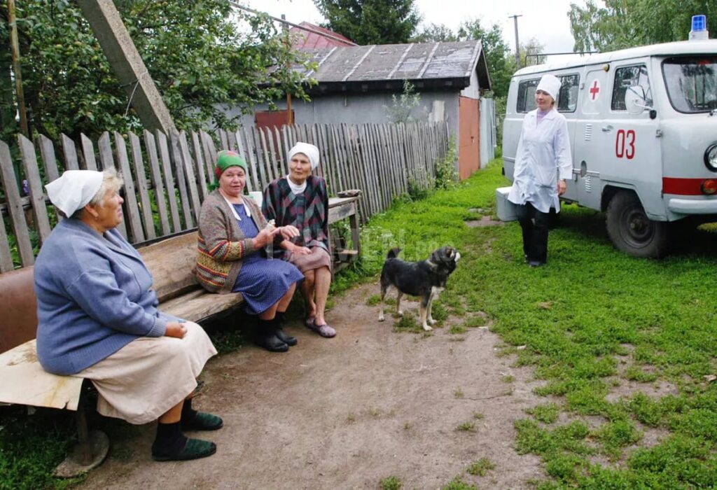 Российского врача решили наказать за оказание помощи соседке. Его поддержала вся страна