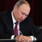 Путин подписал закон об освобождении от НДФЛ при "ипотечных каникулах" putin_zakon