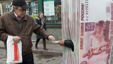Россияне массово попадают в долговые ямы