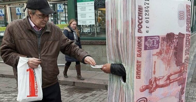 Россияне массово попадают в долговые ямы