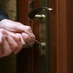 Минюст России предлагает разрешить принудительный доступ в квартиры для осуществления надзора при переустройстве и перепланировке